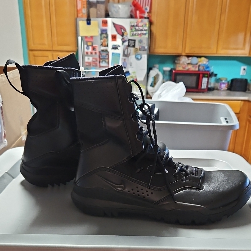 Nike Men's Black Tactical Boots